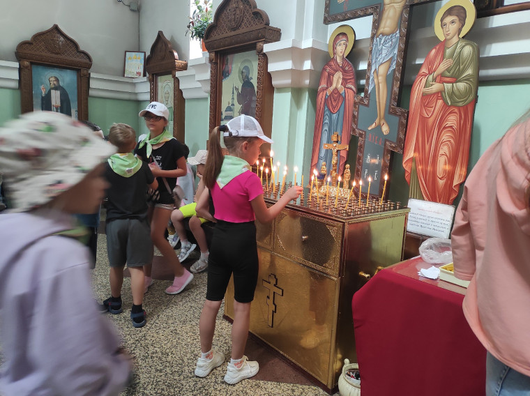 Экскурсия в городской храм святого Александра Невского.